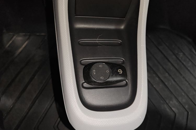 零跑汽车 零跑T03 2022款 皓玉版中控内饰7001