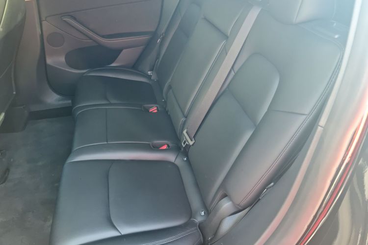 特斯拉 Model Y 2023款 长续航全轮驱动版中控内饰21