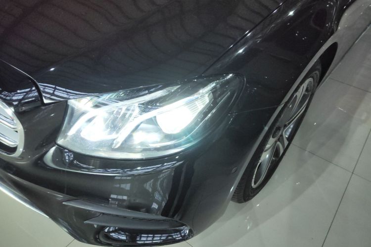 奔驰E级 2018款 E 200 L 运动型局部细节36