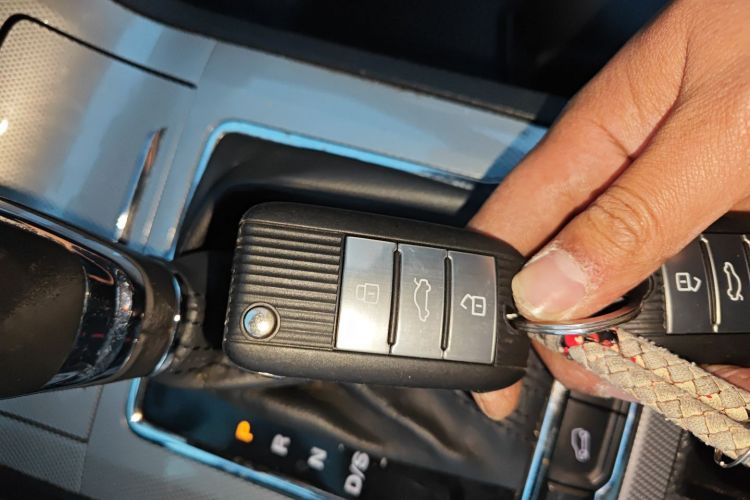 荣威RX5 2018款 20T 两驱自动旗舰版中控内饰11