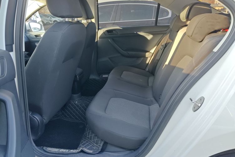 大众 桑塔纳 2021款 1.5L 自动风尚版中控内饰21