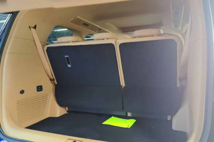 岚图汽车 岚图梦想家 2025款 PHEV 四驱尊贵鲲鹏版机舱底盘23