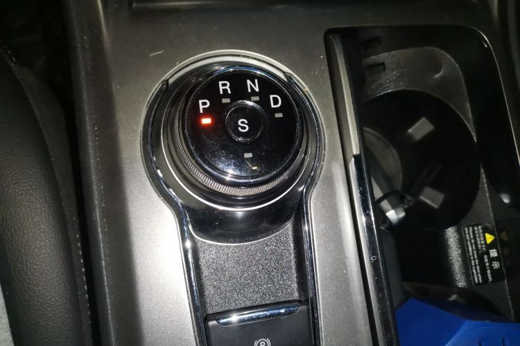 福特 蒙迪欧 2020款 EcoBoost 180 时尚型中控内饰18