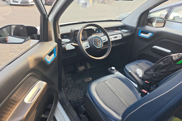 五菱汽车 宏光MINIEV 2022款 GAMEBOY 200km 玩咖款 磷酸铁锂中控内饰7003