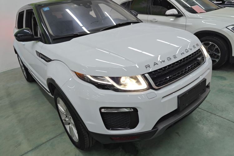 路虎 揽胜极光 2016款 2.0T SE PLUS 智享版车身外观3