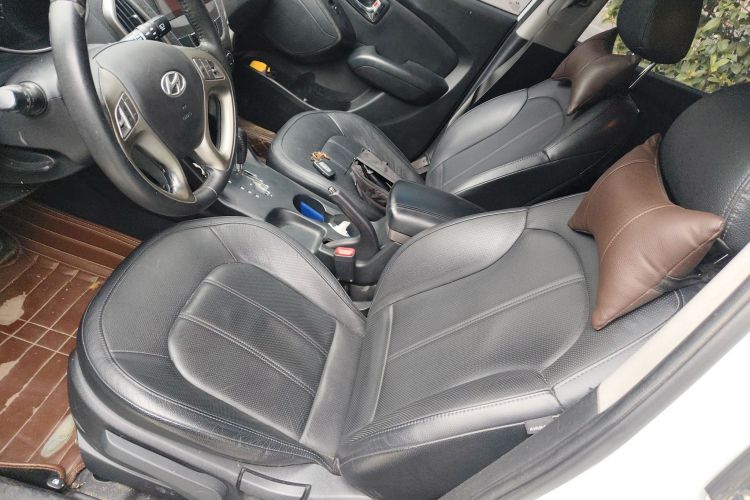 北京现代ix35 2012款 2.0L 自动两驱精英版GLS局部细节19