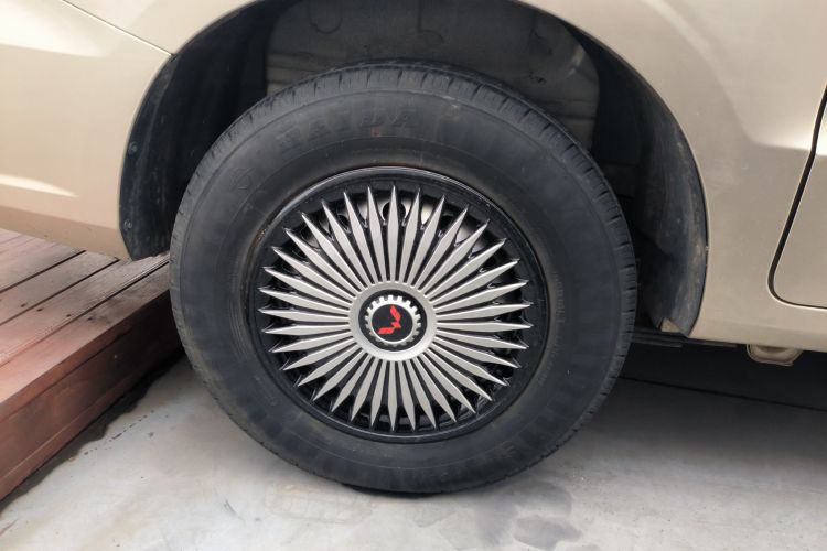 五菱汽车 五菱宏光V 2019款 1.5L基本型L2B车身外观6008