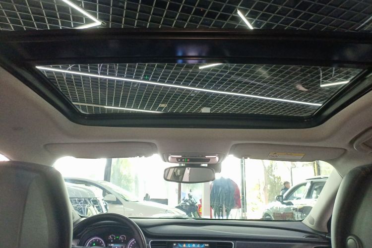 别克 君越 2018款 20T 精英型中控内饰22