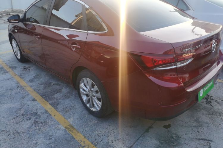 别克 英朗 2021款 改款 典范 1.5L 自动精英型车身外观4