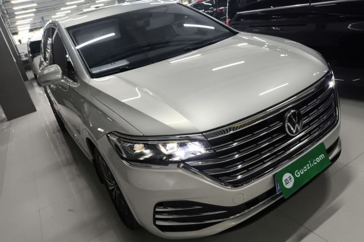 大众 威然 2023款 改款 380TSI 尊贵版车身外观3