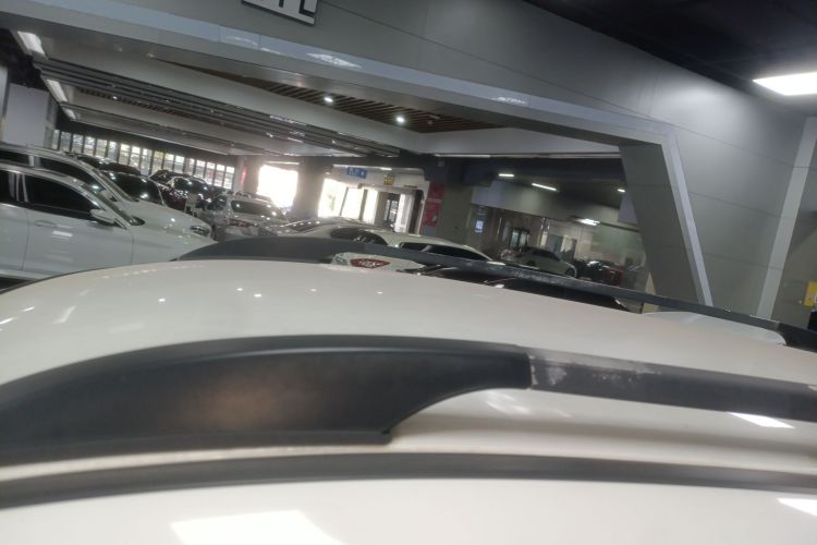 比亚迪S6 2014款 2.0L 手动豪华型 5座局部细节57