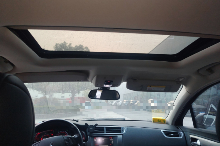 DS 5LS 2014款 1.6T 雅致版THP160中控内饰22