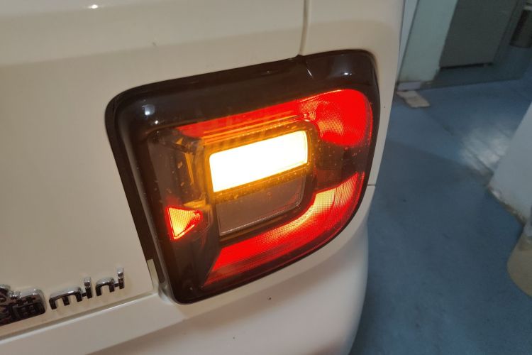 吉利银河 2024款 熊猫mini 200km 耐力熊车身外观9