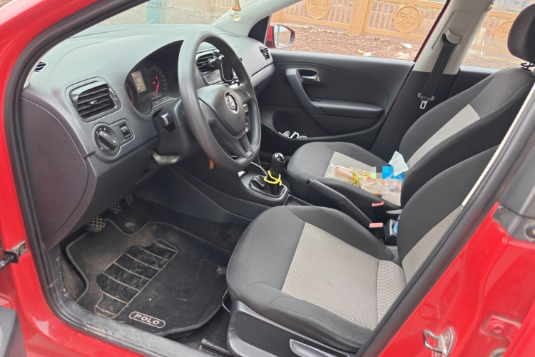 大众 Polo 2014款 1.4L 手动风尚版中控内饰20