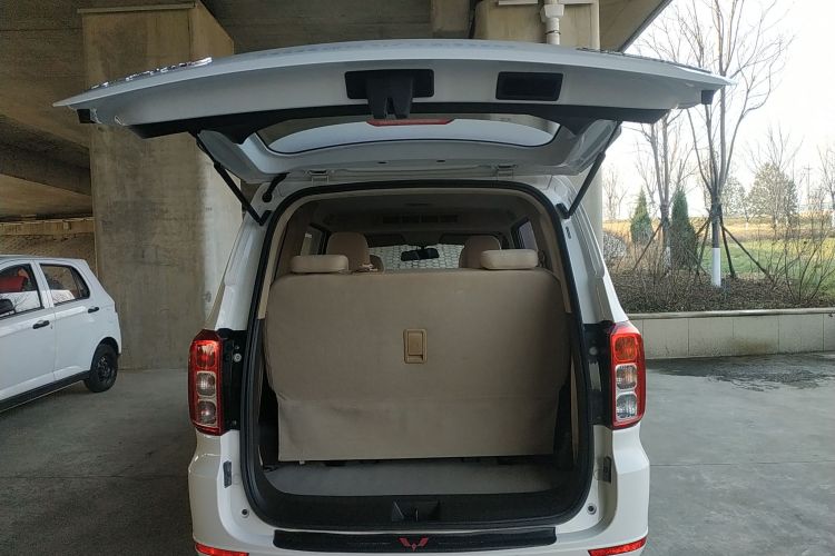 五菱汽车 五菱宏光 2021款 1.5L S标准型LAR机舱底盘23