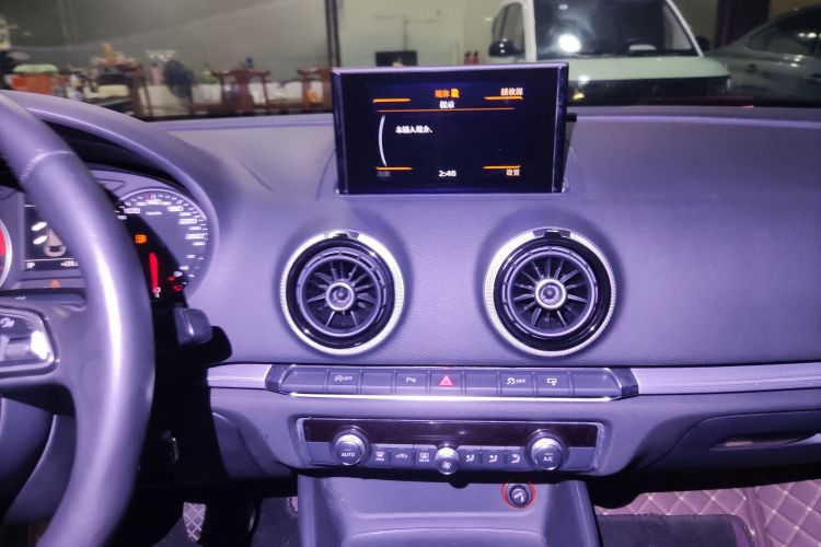 奥迪A3 2015款 Limousine 35 TFSI 百万纪念舒享型中控内饰16