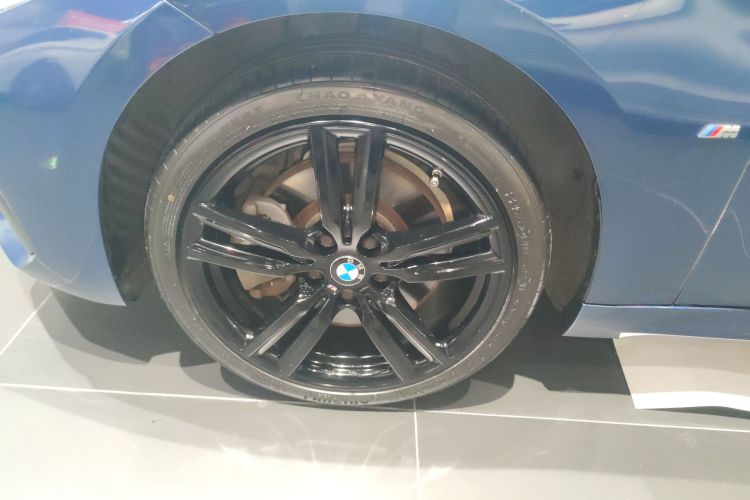 宝马1系 2021款 改款 125i M运动曜夜版车身外观6007