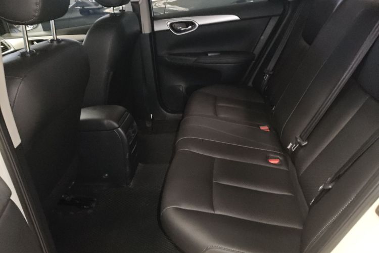 日产 轩逸 2021款 经典 1.6XE CVT专享版中控内饰21