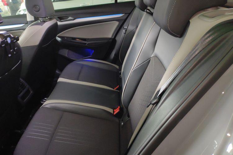 大众 高尔夫 2023款 改款 280TSI DSG Pro中控内饰21