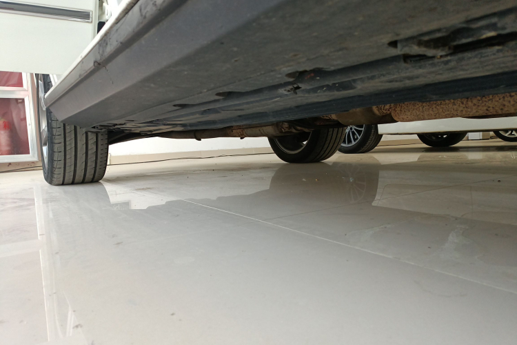 奔驰GLK级 2013款 GLK 300 4MATIC 动感天窗型局部细节9001