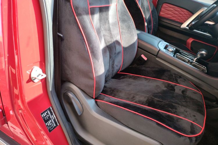 北京越野 北京BJ40 2019款 改款 2.0T 自动四驱城市猎人版尊享型 国V局部细节41