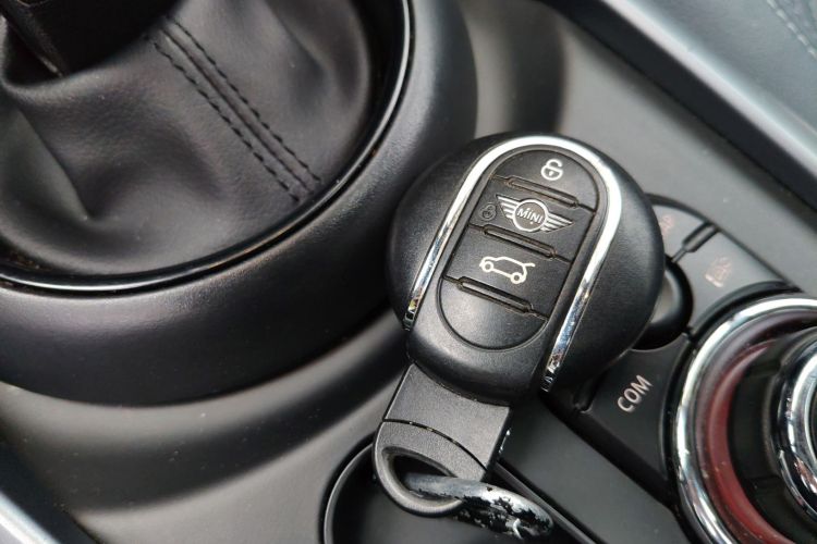 MINI Clubman 2022款 2.0T COOPER S中控内饰7001