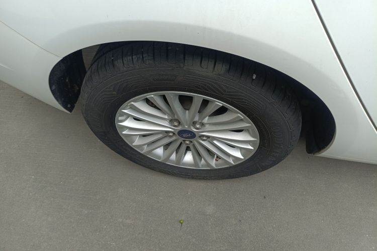 福特 福睿斯 2015款 1.5L 自动舒适型车身外观6008