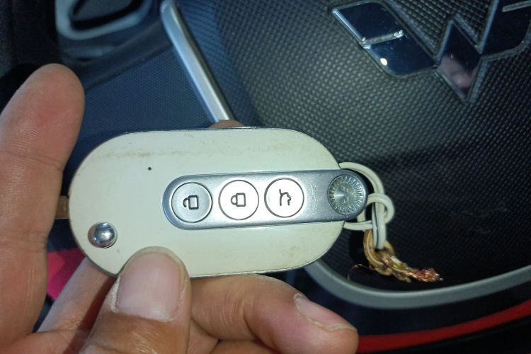 五菱汽车 宏光MINIEV 2022款 马卡龙时尚款 三元锂中控内饰7001