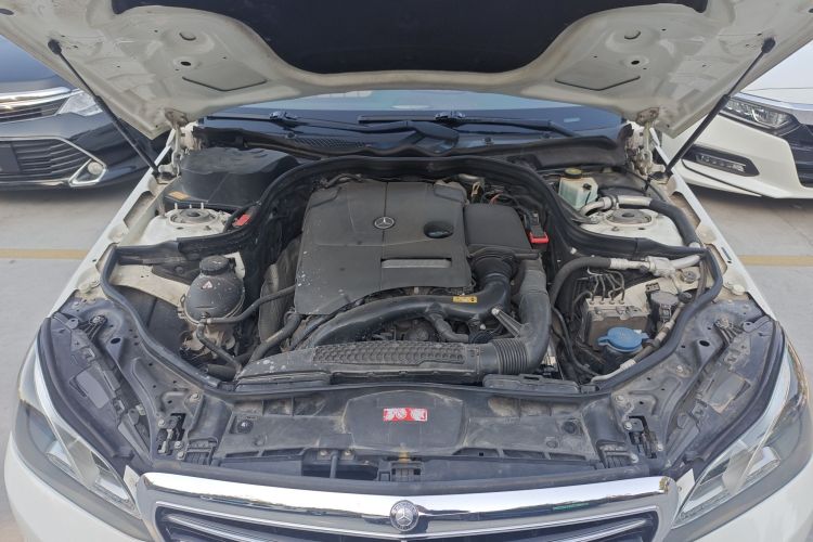 奔驰E级 2015款 E 260 L机舱底盘24