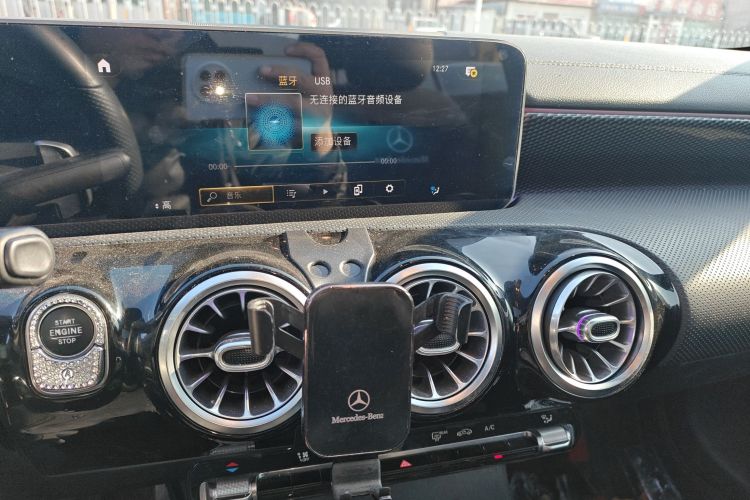 奔驰A级 2020款 A 200 L 运动轿车中控内饰16