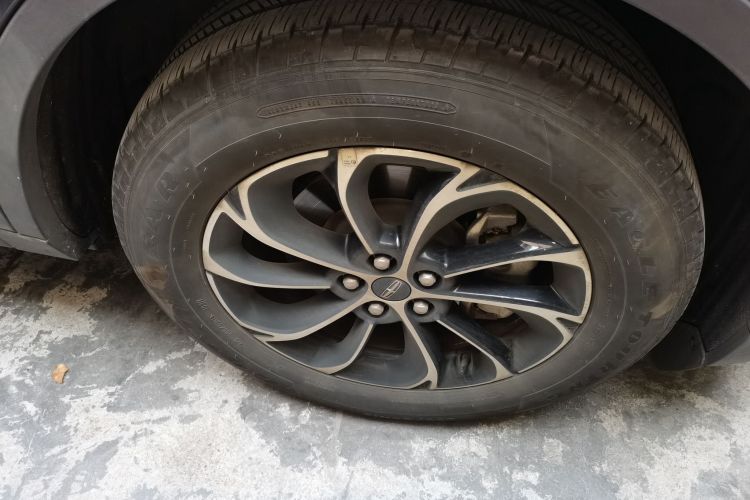 林肯 航海家 2023款 2.0T 四驱尊享版车身外观10