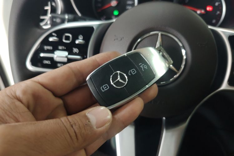 奔驰GLC 2020款 GLC 260 L 4MATIC 动感型中控内饰11