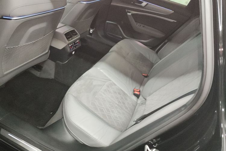 奥迪A6L 2020款 55 TFSI quattro 尊享动感型中控内饰21