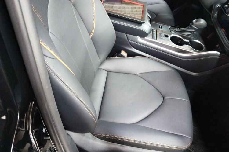 丰田 皇冠陆放 2024款 2.5L HEV四驱尊贵版局部细节41