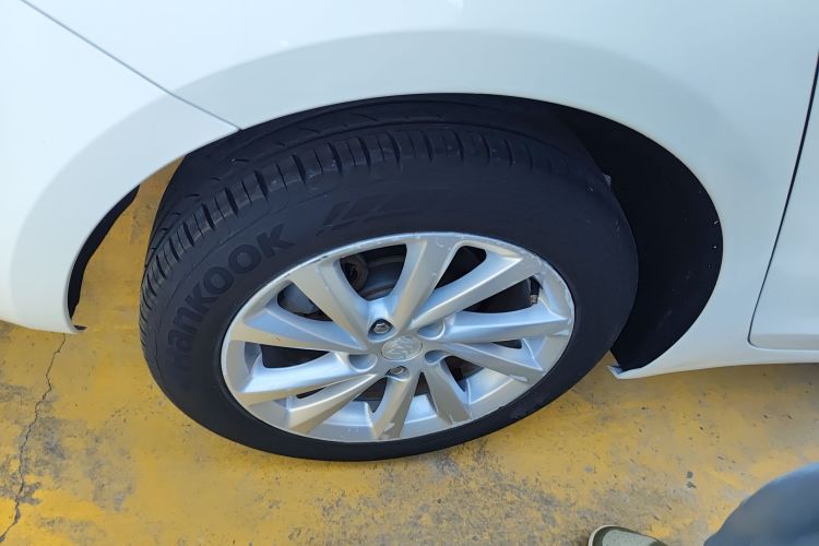 别克 威朗 2018款 三厢 15S 自动领先型车身外观6008