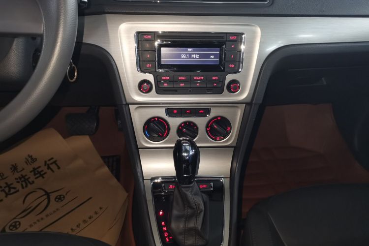 大众 朗逸 2013款 改款 1.4TSI DSG舒适版中控内饰16