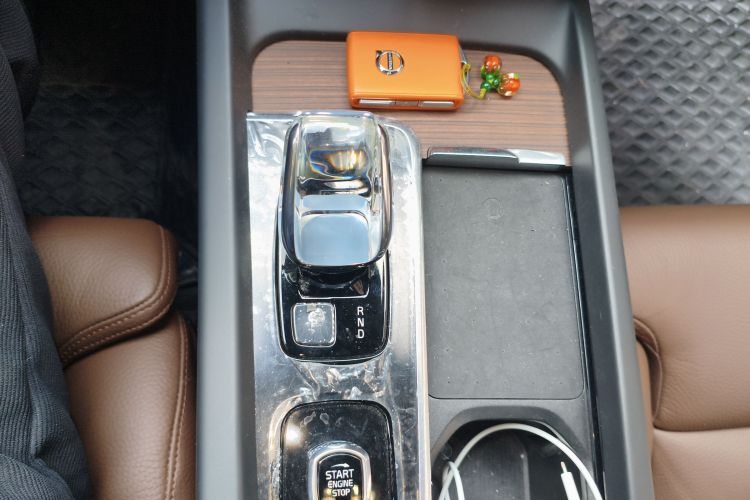 沃尔沃XC60 2023款 B5 四驱智远豪华版中控内饰18