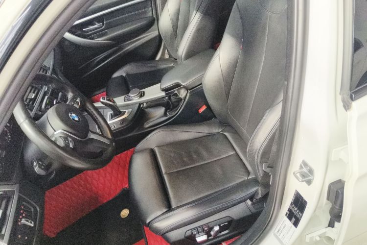 宝马3系 2018款 320i M运动曜夜版局部细节19