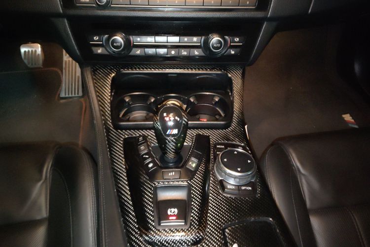 宝马M5 2012款 M5中控内饰18