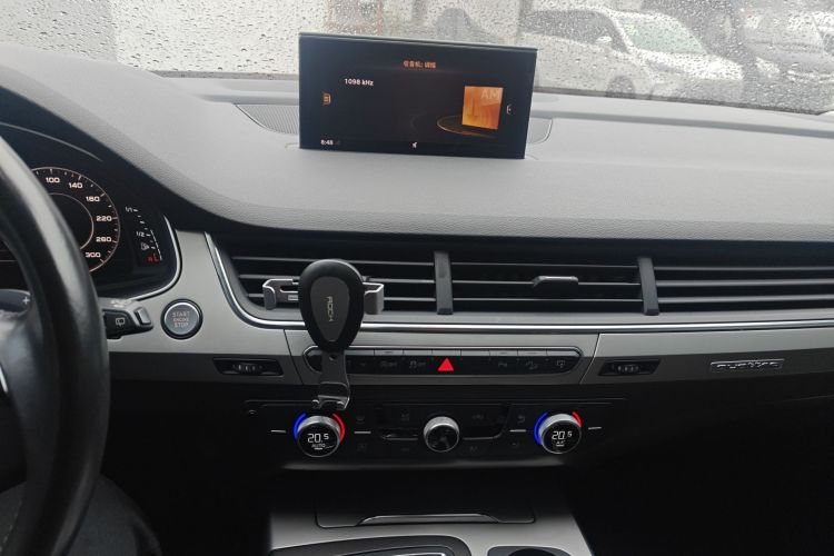 奥迪Q7 2016款 45 TFSI 技术型中控内饰16