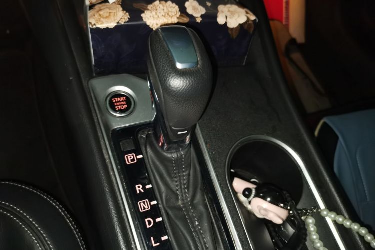 日产 天籁 2020款 改款 2.0L XL 舒适版中控内饰18