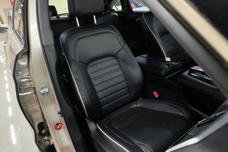 本田UR-V 2017款 240TURBO 两驱豪华版 国V局部细节41