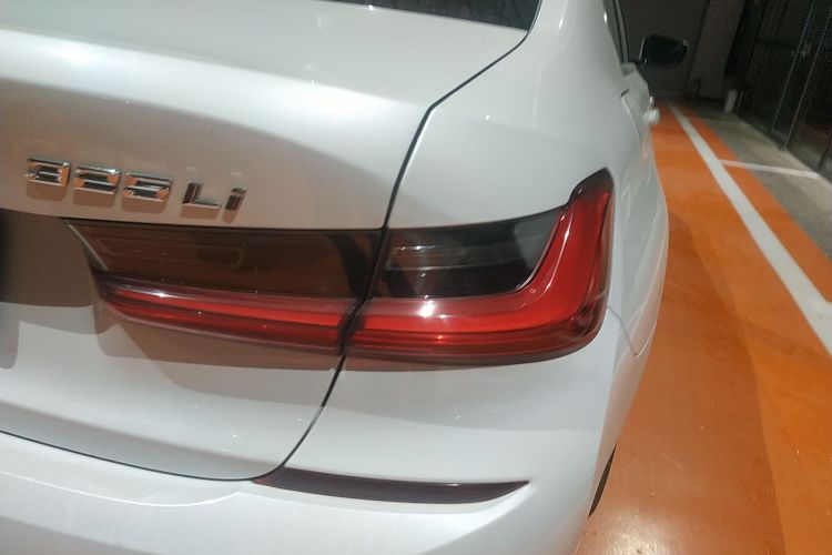 宝马3系 2020款 改款 325Li M运动套装车身外观9