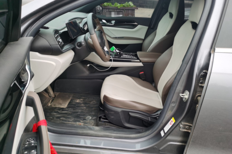 比亚迪 秦PLUS 2023款 冠军版 DM-i 55KM领先型中控内饰19