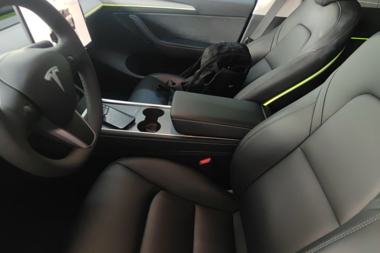 特斯拉 Model Y 2023款 高性能全轮驱动版局部细节19