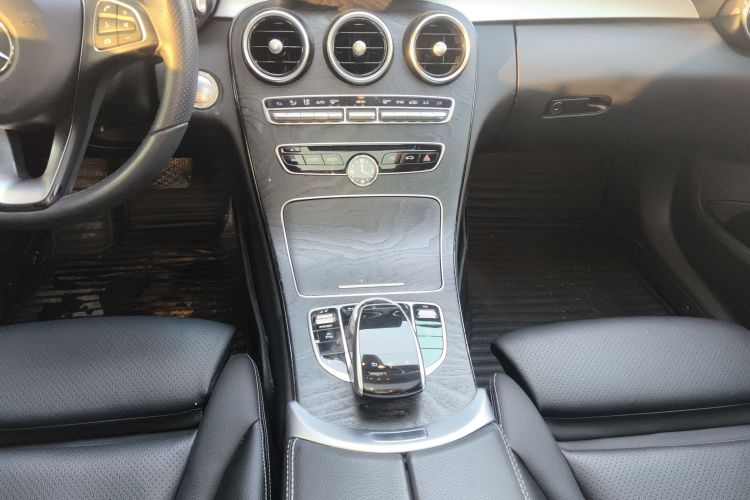 奔驰C级 2018款 C 200 L 运动版中控内饰18