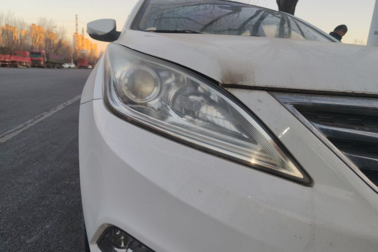 长安 逸动 2015款 1.6L 手动豪华型 国V车身外观8