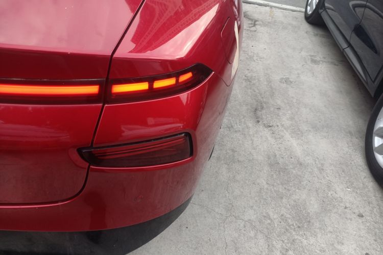 小鹏P7 2020款 后驱长续航智行版车身外观9