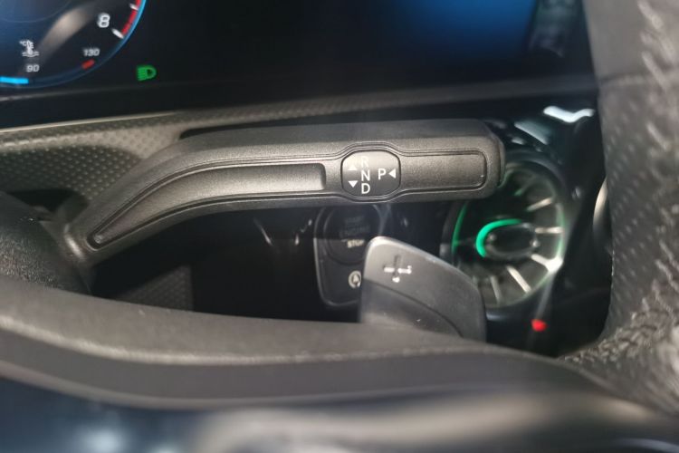 奔驰A级 2019款 A 200 L 运动轿车局部细节18