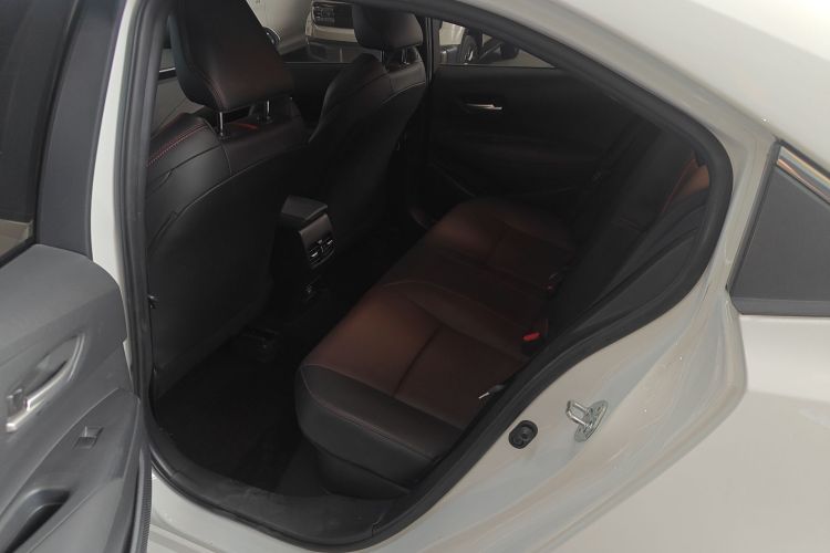 丰田 雷凌 2022款 双擎 1.8H E-CVT运动版中控内饰7004